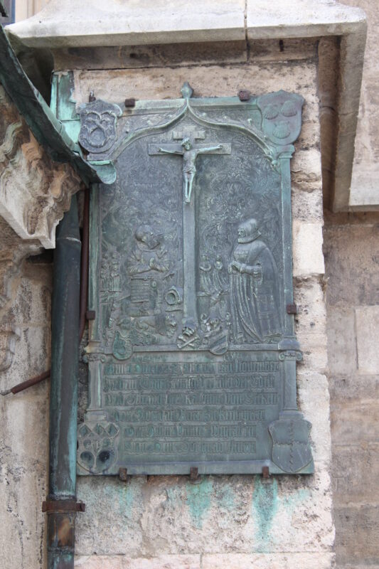 Epitaph aus Bronze/Kruzifix · Rechte: Archiv der DBH