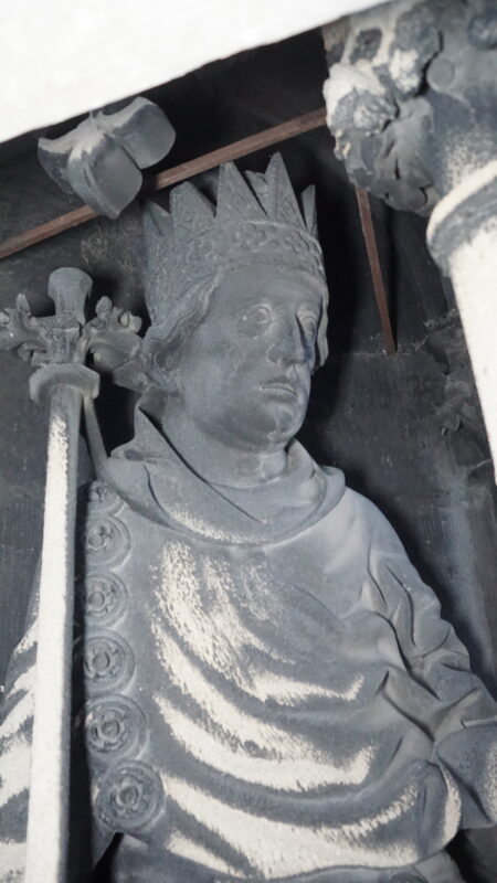 Fassade / Baldachin mit Statue/Kopie Herzog Albrecht II. · Rechte: Archiv der Dombauhütte St.Stephan