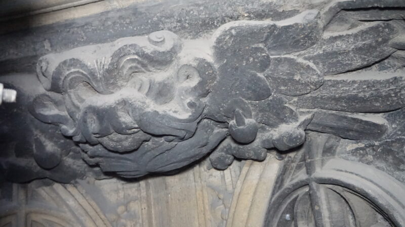 Fassade Mauerwerk mit Maskaron und Musterflächen · Rechte: Archiv der Dombauhütte St.Stephan