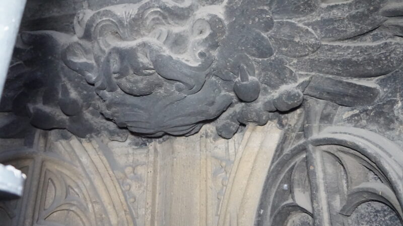 Fassade Mauerwerk mit Maskaron und Musterflächen · Rechte: Archiv der Dombauhütte St.Stephan