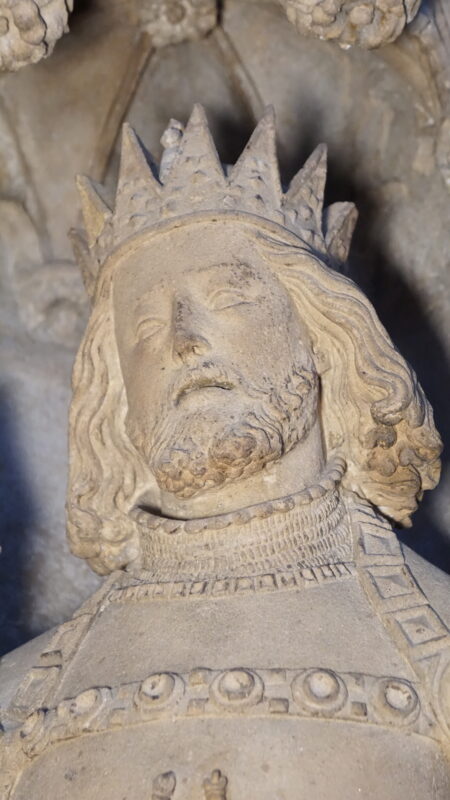 Rechtes Gewände/ Herzog Rudolf IV. Kopf · Rechte: Archiv der Dombauhütte St.Stephan