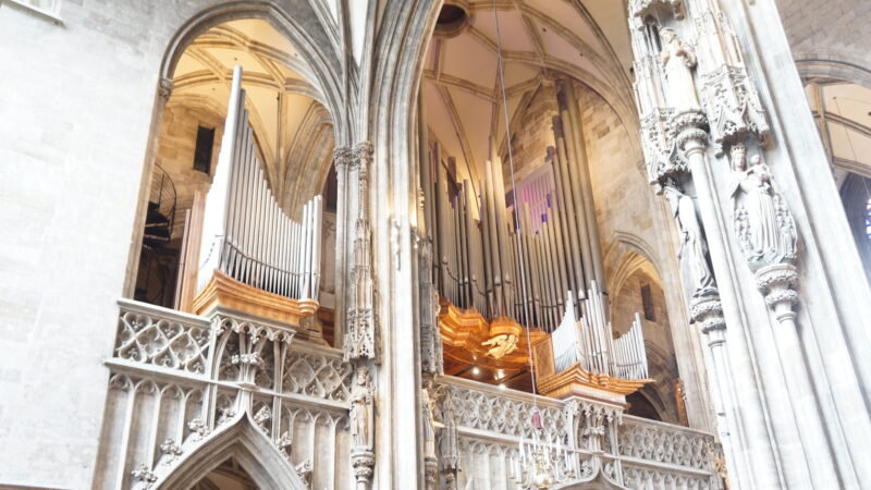 Orgelempore mit Orgel · Rechte: Archiv der Dombauhütte St.Stephan